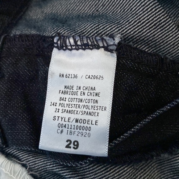 GUESS Low-Rise Bootcut Jeans NWOT - Picture 8 of 9